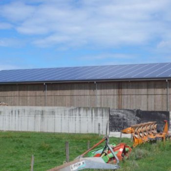 Exemples d'installation de panneaux solaires photovoltaïques - Solutions solaires pour les entreprises et exploitations agricoles